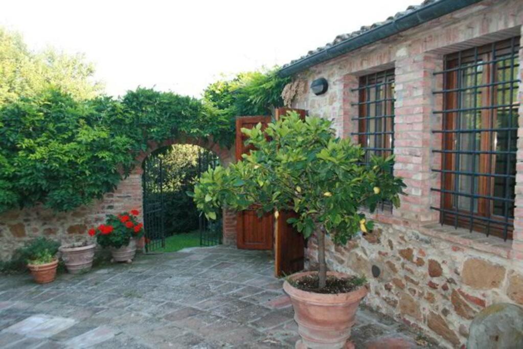 Podere Gli Oppi Toscana Villa Petroio Luaran gambar