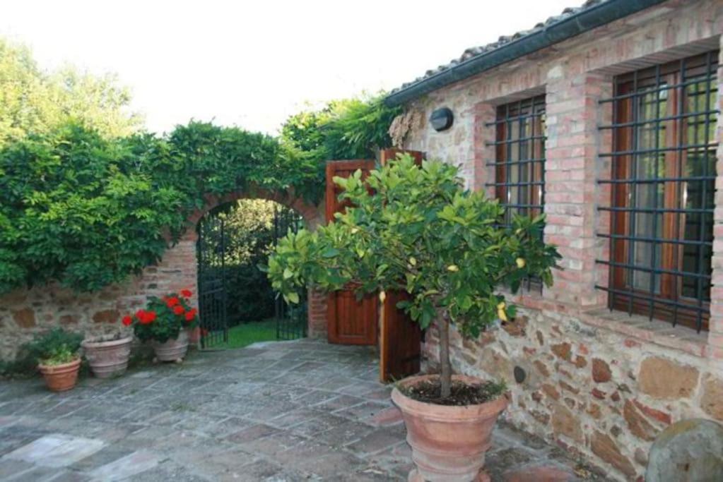 Podere Gli Oppi Toscana Villa Petroio Luaran gambar